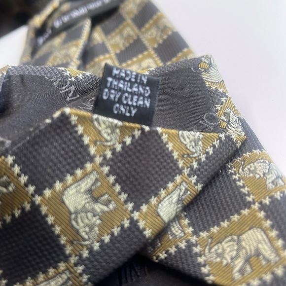 Jim Thompson Elephant 🐘 Inspired Silk Tie - Picture 6 of 7
